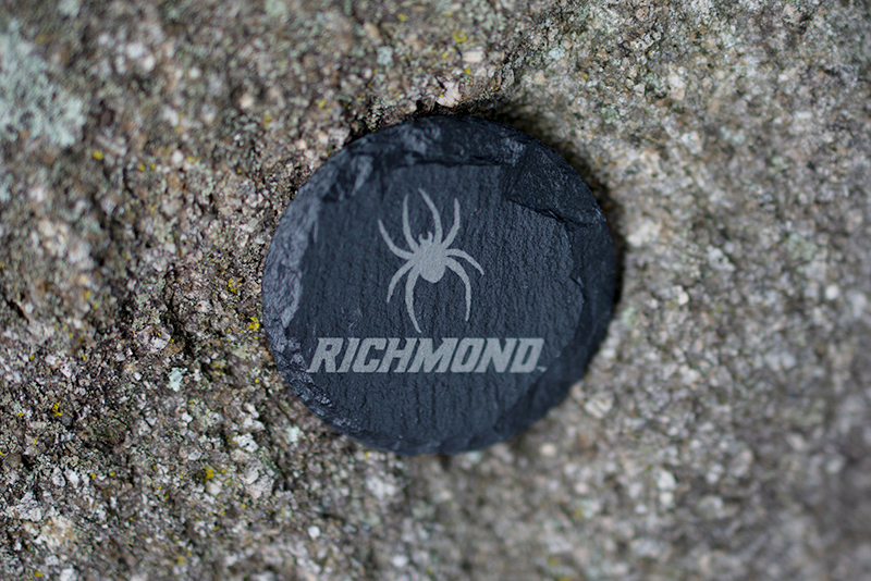 Timeless Etichings Slate Magnet with Mascot Richmond (SKU 114498501137)